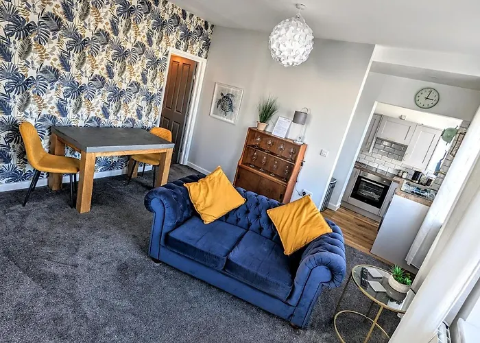 Spacious Contemporary Apartment